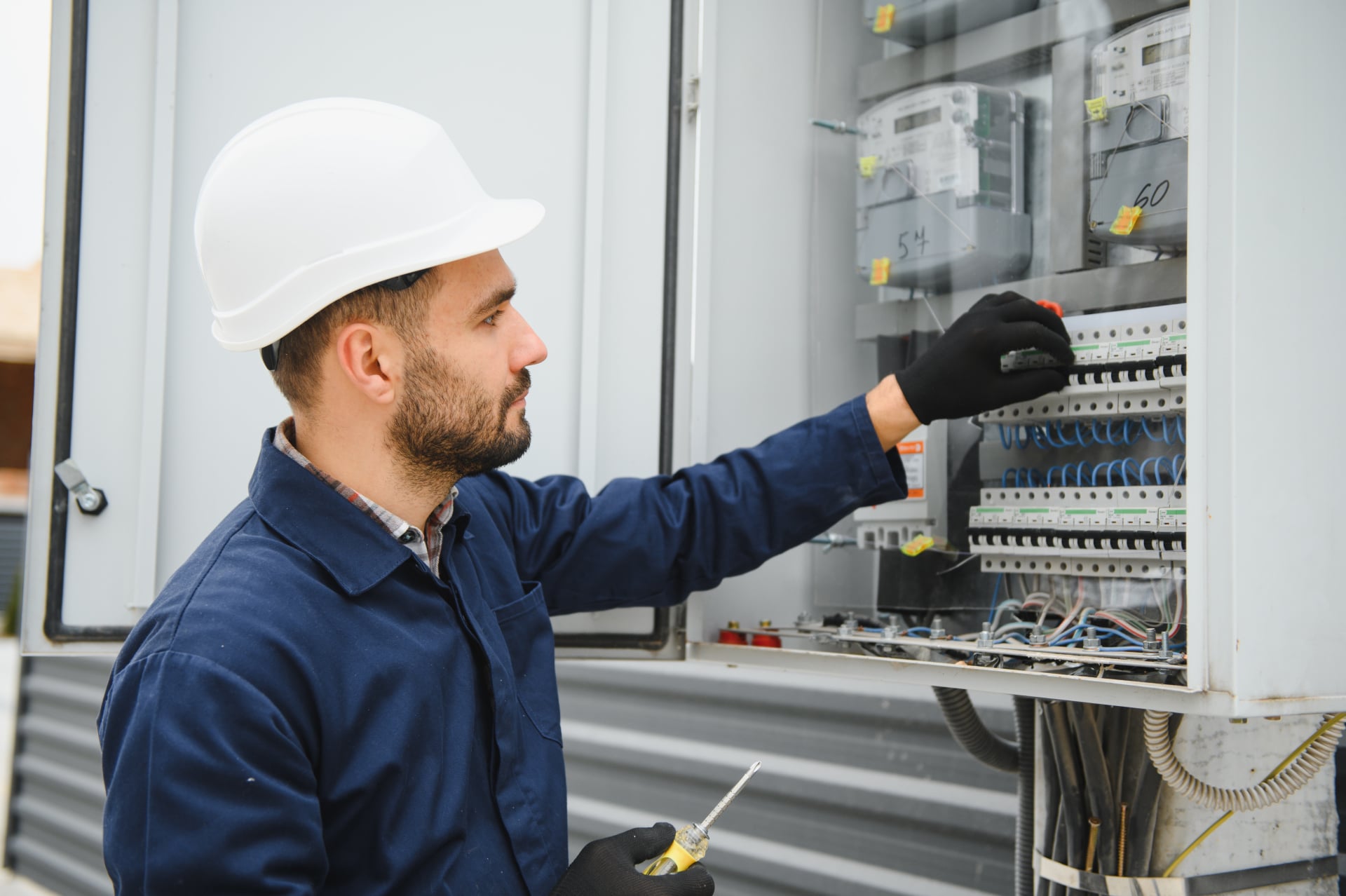 joyful-electrician-mounting-electric-switchboard-o-2025-08-11-05-06-33-utc